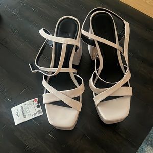 Never worn, nude Zara pumps. Size 39